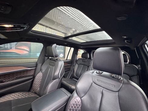 Used 2022 Jeep Grand Cherokee Summit w/ Luxury Tech Group V image 16