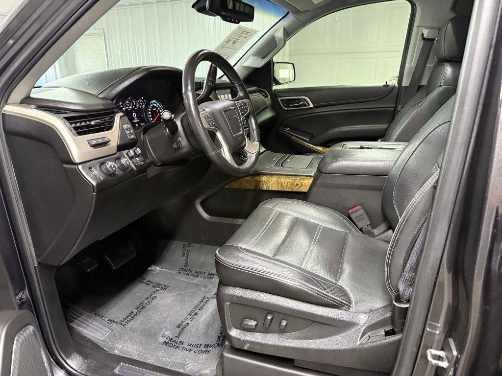 Used 2017 GMC Yukon XL Denali w/ Open Road Package AWD/4WD image 11
