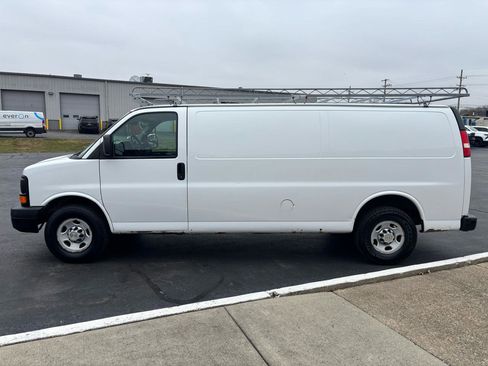 Used 2013 Chevrolet Express 2500 Extended RWD image 6