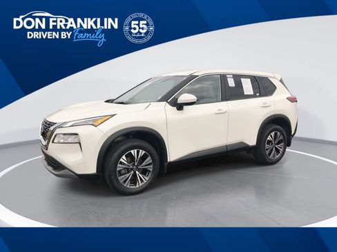 Used 2023 Nissan Rogue SV image 1