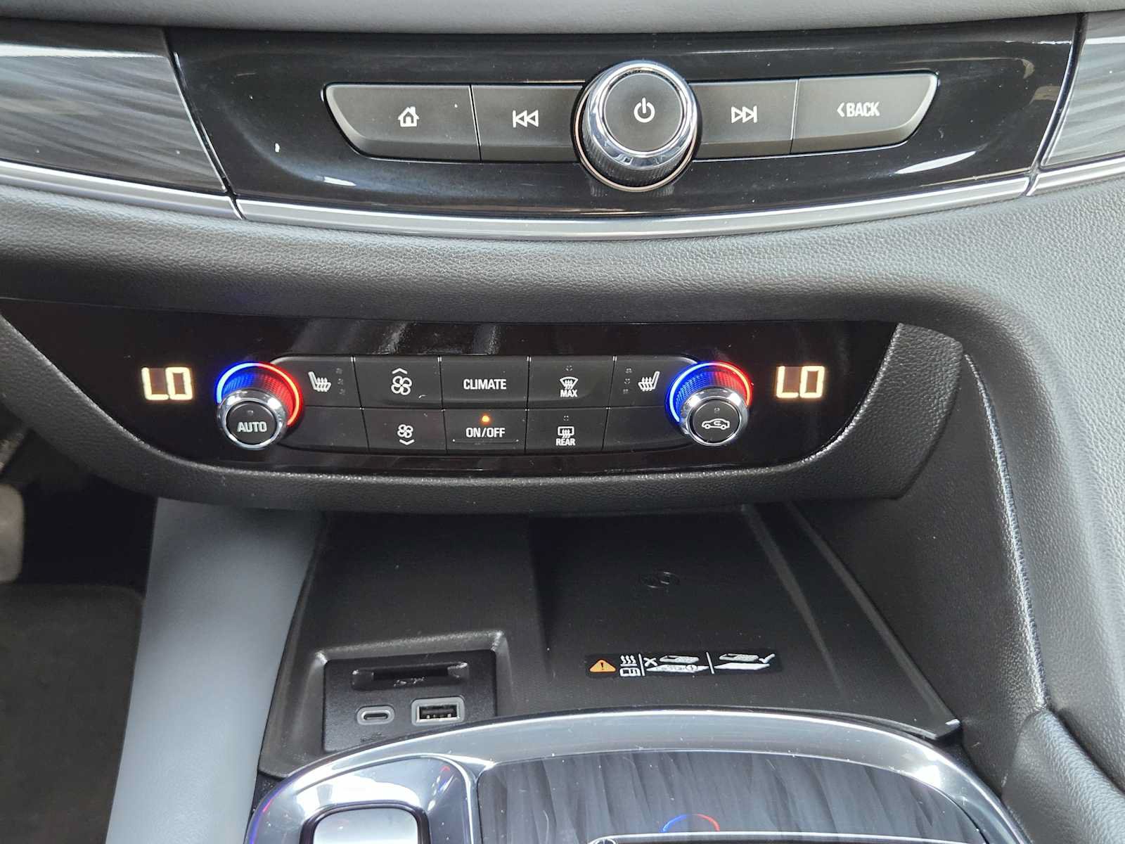 Used 2023 Buick Enclave Essence w/ Sport Touring Edition FWD image 20