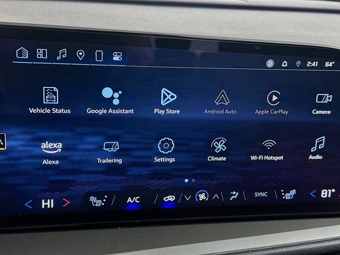 Used 2025 Chevrolet Traverse LT image 21