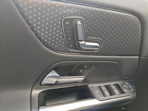 Used 2025 Mercedes-Benz GLA 250 image 22