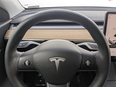 Used 2022 Tesla Model Y Performance image 30