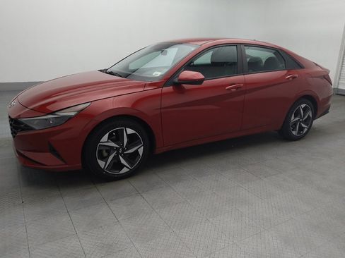 Used 2023 Hyundai Elantra SEL w/ Convenience Package image 2