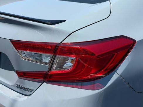 Used 2022 Honda Accord Sport image 10