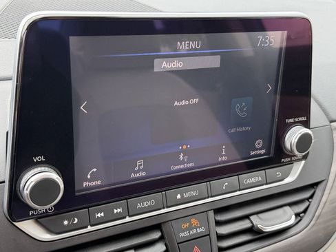 Used 2025 Nissan Altima 2.5 SV FWD image 17