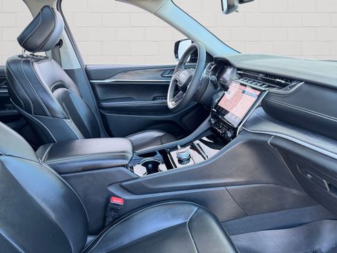 Used 2023 Jeep Grand Cherokee L Limited image 15