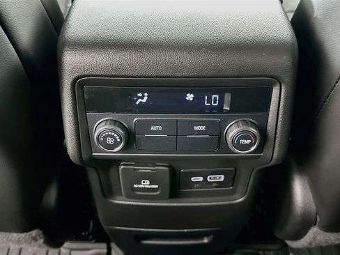 Used 2020 GMC Acadia SLT w/ LPO, Floor Liner Package FWD image 28