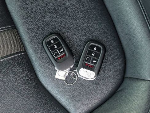 Used 2025 Honda Pilot EX-L image 65