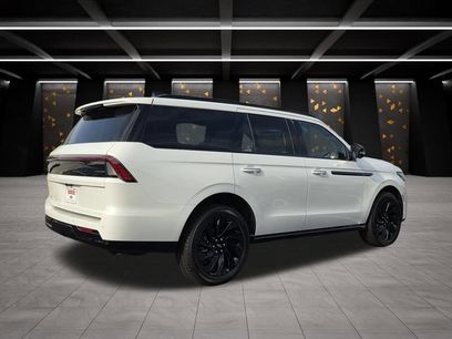 New 2026 Lincoln Navigator Reserve w/ Jet Appearance Package