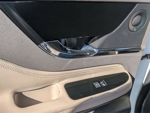 Used 2020 Lincoln Corsair Reserve image 28