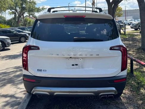 Certified 2022 Kia Telluride EX w/ EX Premium Package FWD image 4