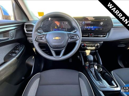 Used 2024 Chevrolet TrailBlazer LT w/ Driver Confidence Package image 8