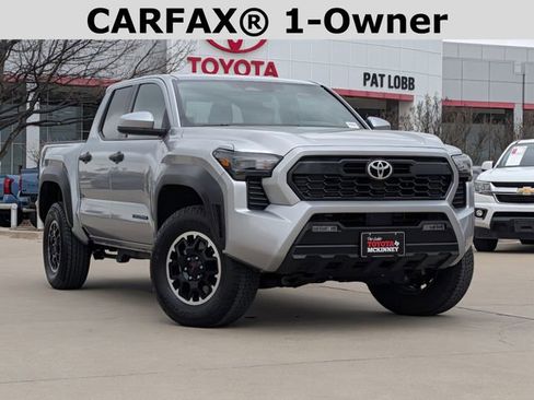 Used 2025 Toyota Tacoma TRD Off-Road image 2