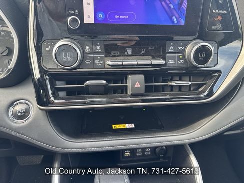 Used 2023 Toyota Highlander XLE FWD image 29