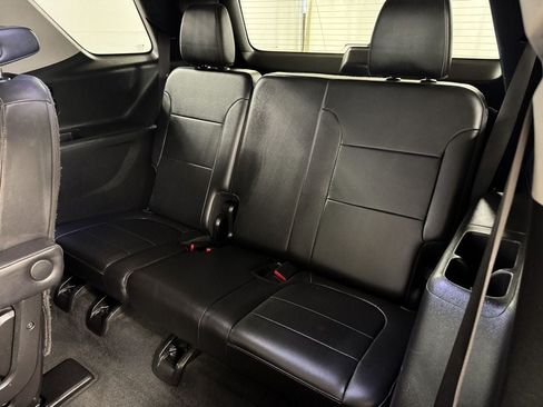 Used 2018 Chevrolet Traverse LT AWD/4WD image 9