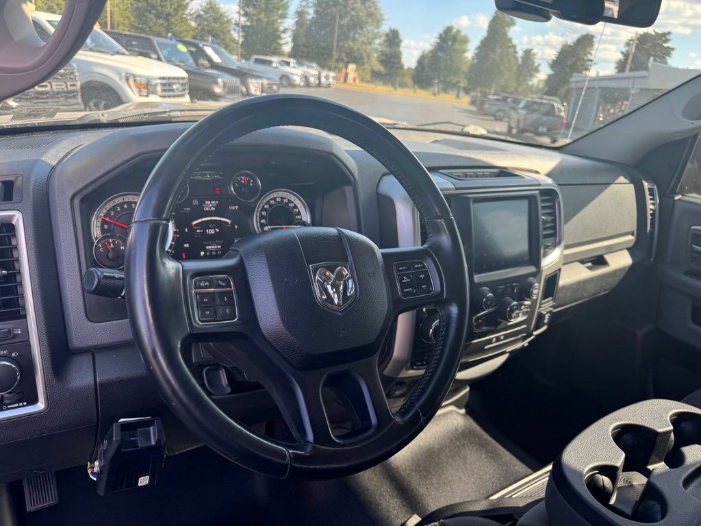 Used 2019 RAM 1500 Classic SLT w/ Luxury Group AWD/4WD image 7