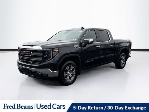 Used 2024 GMC Sierra 1500 SLT image 3
