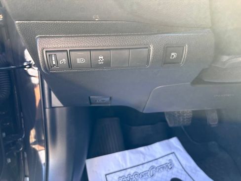 Used 2023 Toyota Corolla SE w/ SE Package FWD image 19