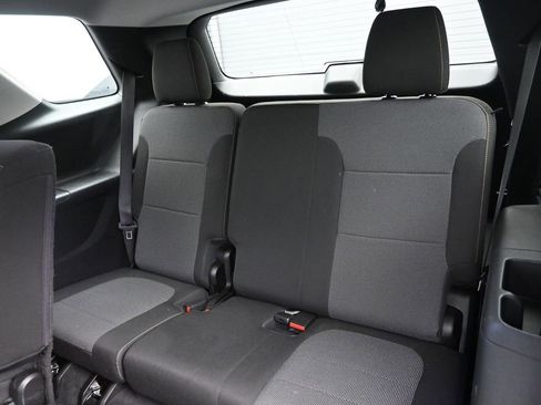 Used 2021 Chevrolet Traverse LS image 15