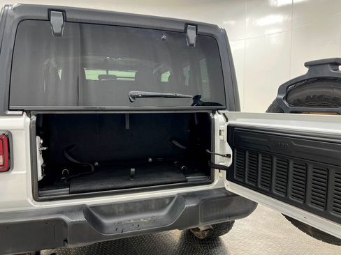 Used 2020 Jeep Wrangler Sport AWD/4WD image 25