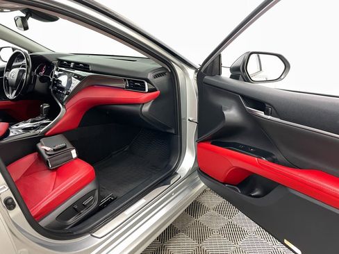 Used 2019 Toyota Camry XSE image 35