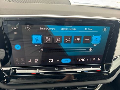 New 2026 Volkswagen Atlas Cross Sport SE image 18