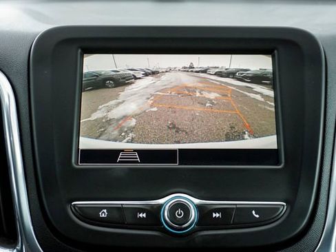 Used 2023 Chevrolet Equinox LS image 14