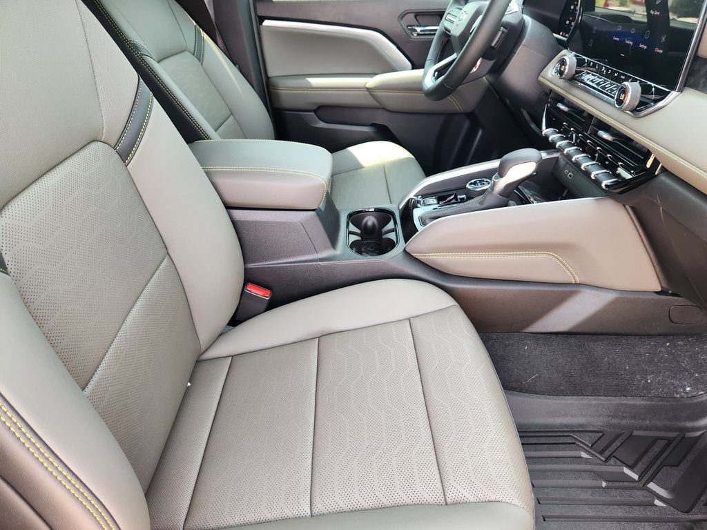 New 2026 Chevrolet Colorado ZR2 w/ Technology Package AWD/4WD image 10