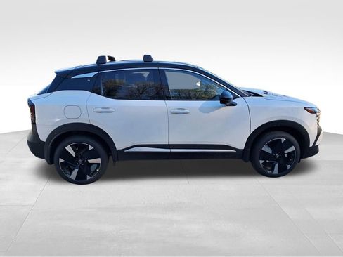 New 2026 Nissan Kicks SR w/ SR Premium Package AWD/4WD image 7
