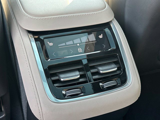 Certified 2026 Volvo XC90 B6 Plus AWD/4WD image 15