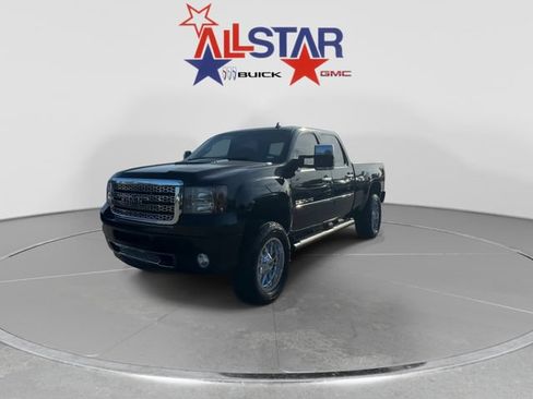 Used 2011 GMC Sierra 2500 Denali RWD image 3