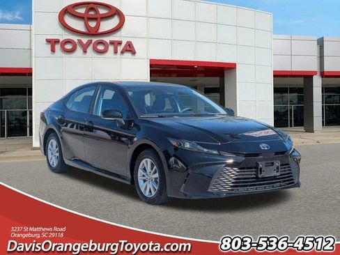 Certified 2025 Toyota Camry LE FWD image 1
