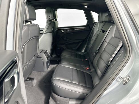 Certified 2025 Porsche Macan Turbo AWD/4WD image 27