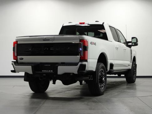 Used 2025 Ford F250 Platinum AWD/4WD image 4
