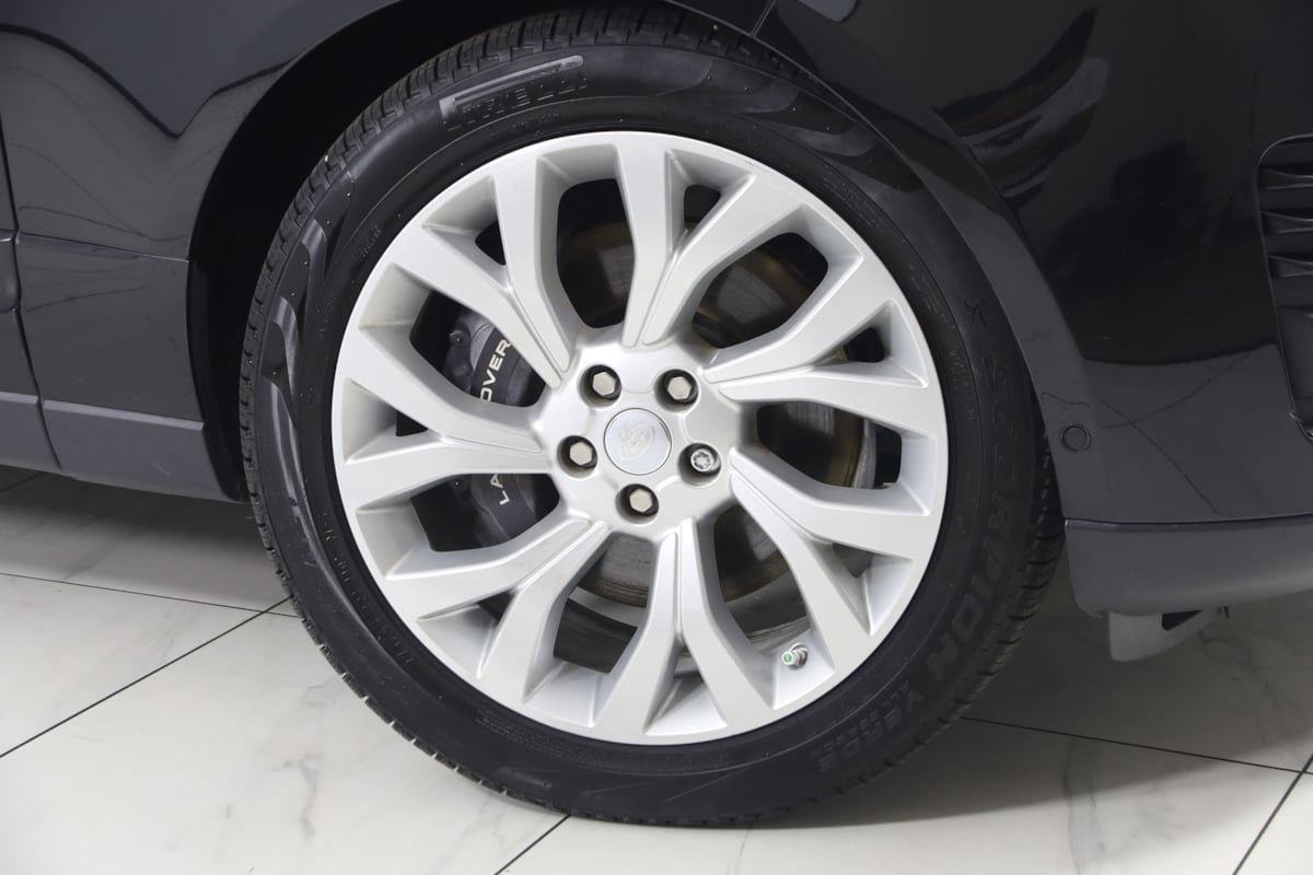Used 2018 Land Rover Range Rover Supercharged AWD/4WD image 19