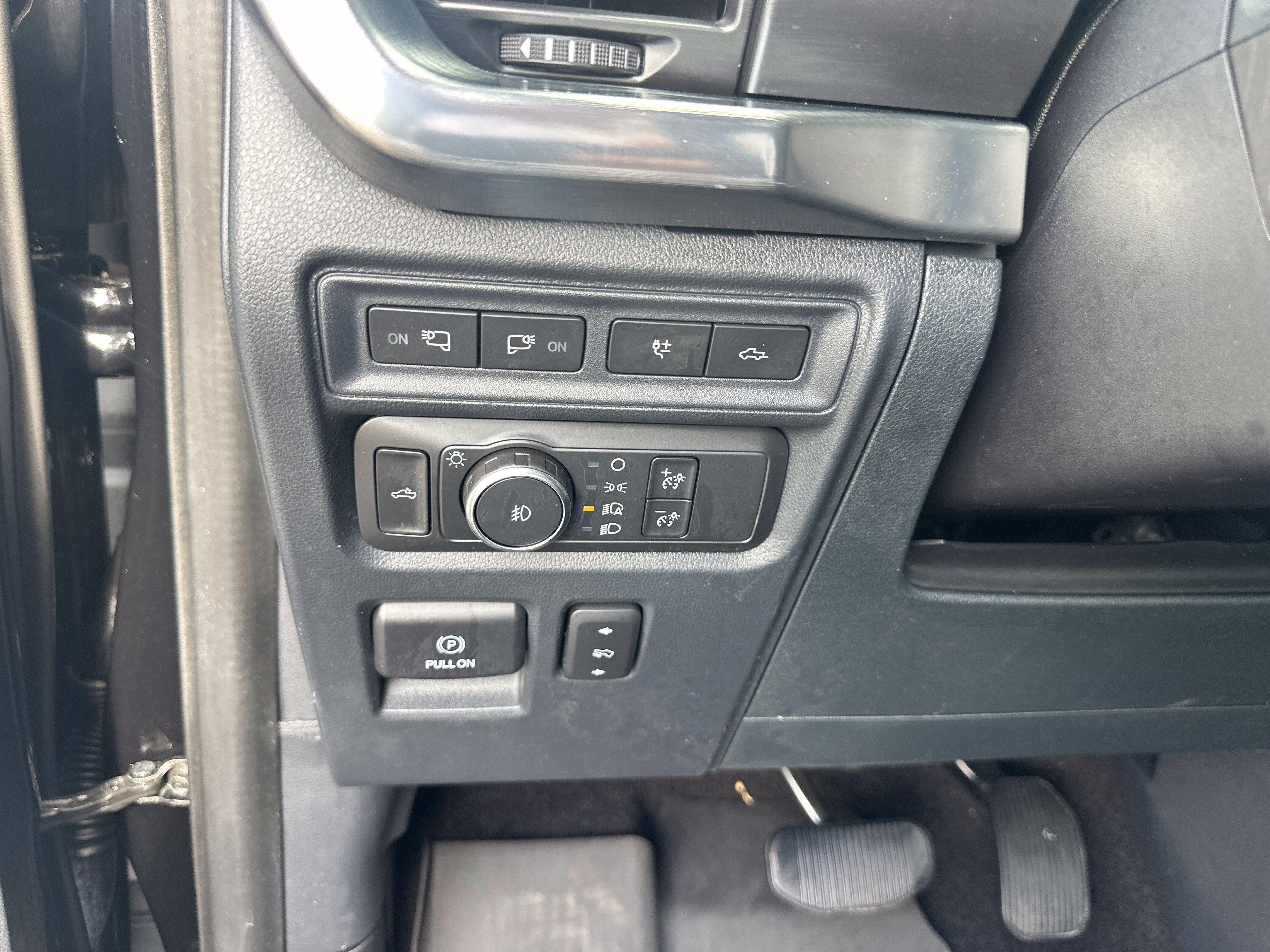 Used 2021 Ford F150 Lariat w/ Equipment Group 502A High AWD/4WD image 20