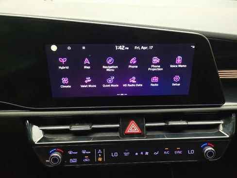 Used 2023 Kia Niro EX FWD image 25