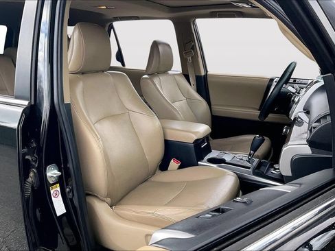 Used 2018 Toyota 4Runner Limited AWD/4WD image 7