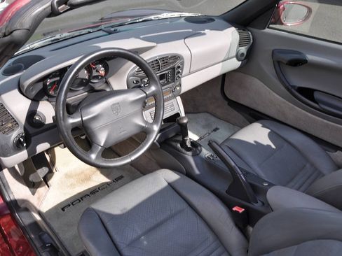 Used 1997 Porsche Boxster RWD image 29