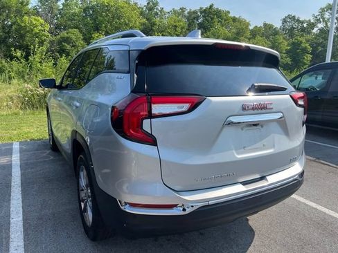 Used 2022 GMC Terrain SLT FWD image 9