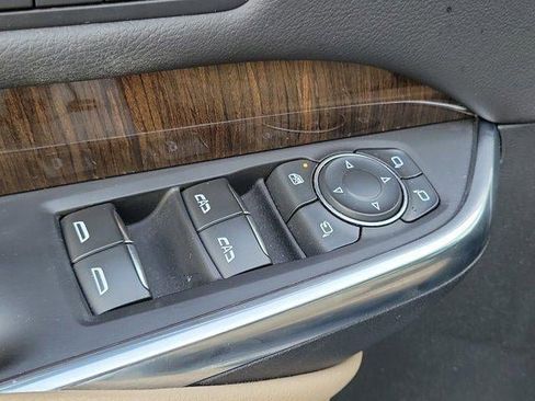 Used 2024 Cadillac XT4 Premium Luxury w/ Cold Weather Package FWD image 6