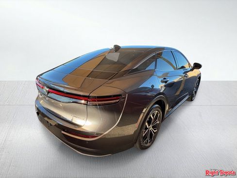 Used 2024 Toyota Crown Limited image 4