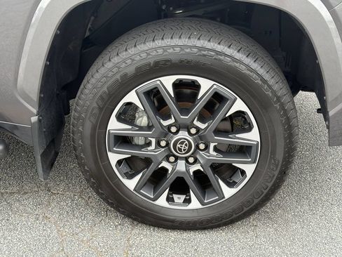 Used 2024 Toyota Tundra Limited AWD/4WD image 12
