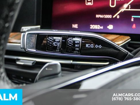 Used 2026 Cadillac Escalade ESV Platinum Sport image 30