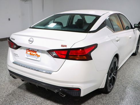 Used 2023 Nissan Altima 2.5 SR FWD image 5
