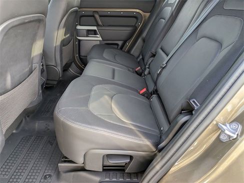 Used 2024 Land Rover Defender 110 X-Dynamic SE image 15