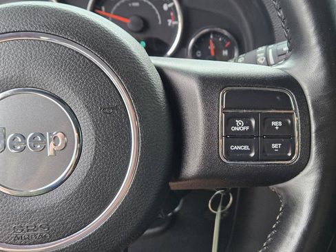 Used 2012 Jeep Wrangler Unlimited Sahara w/ Connectivity Group AWD/4WD image 21