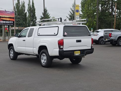 Used 2023 Toyota Tacoma SR RWD image 5
